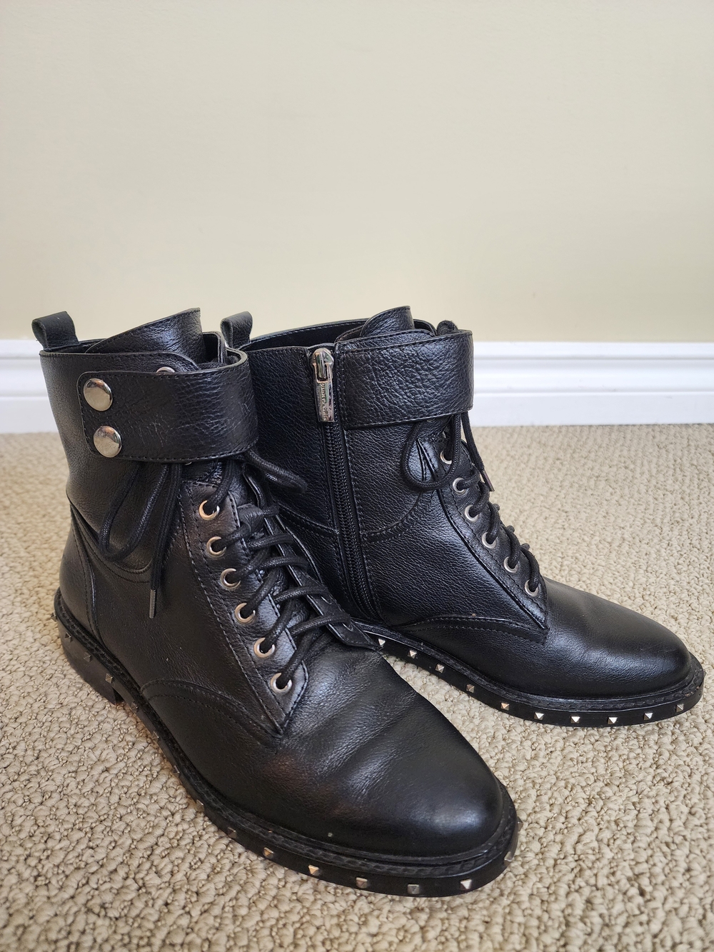 Vince Camuto Talorini Black Leather Studded Moto Combat Boots Size 6